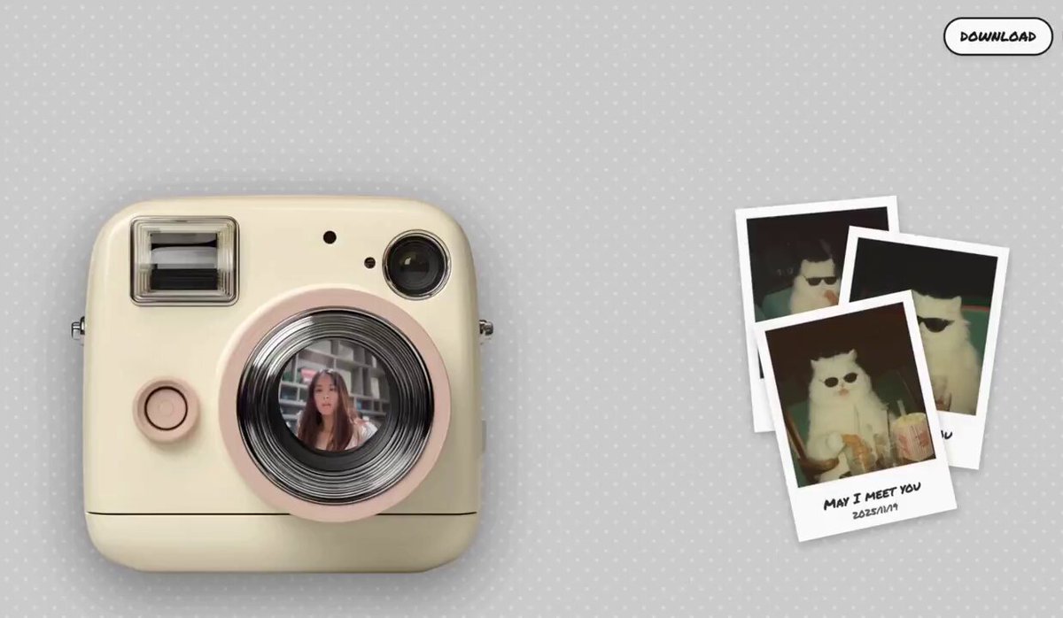 Retro Polaroid-style camera web app - Image 1